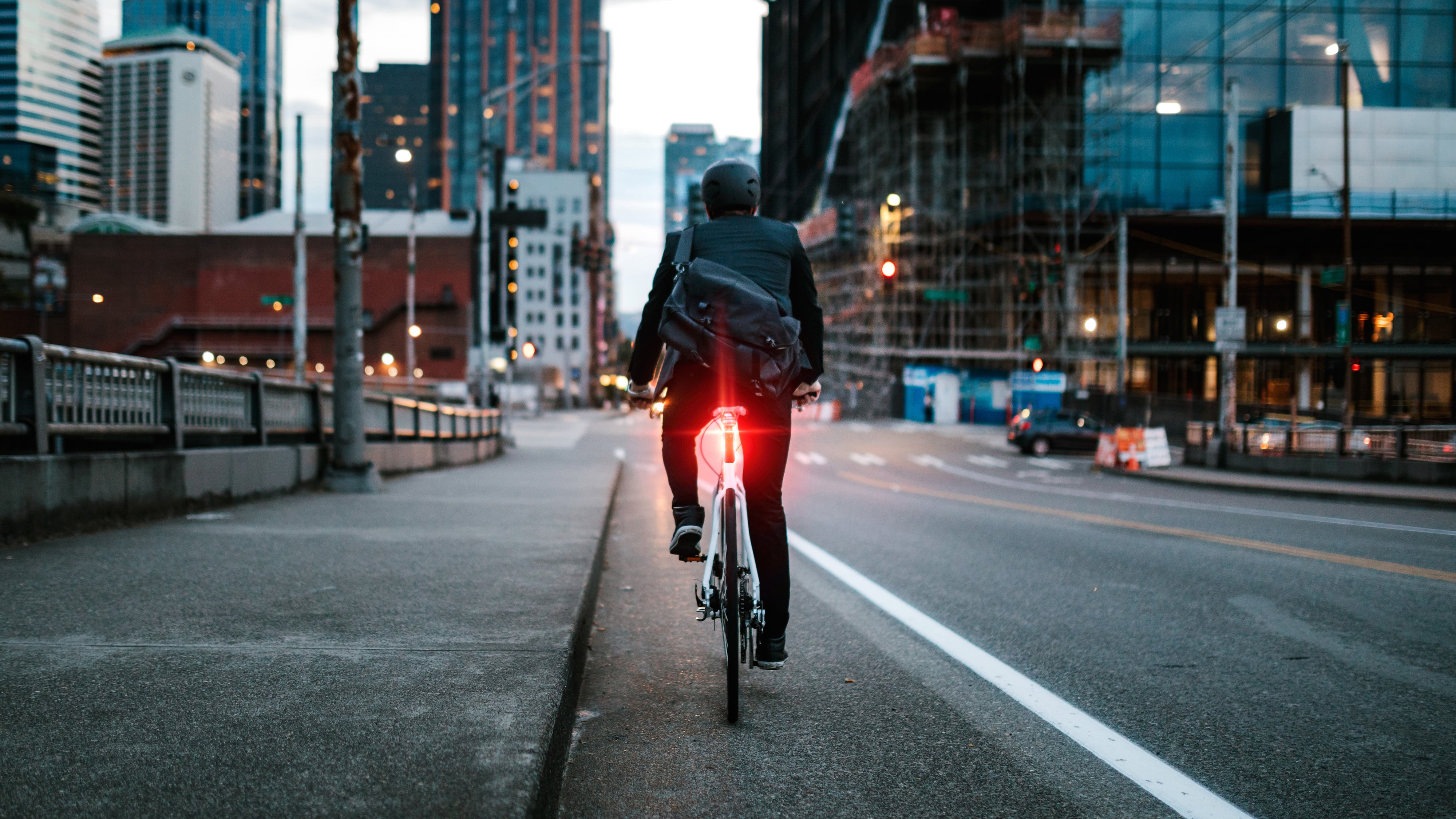Rétroviseur numérique pour vélo Ride Safety System RS 1000 : plus de sécurité à vélo en ville grâce à l'intelligence artificielle